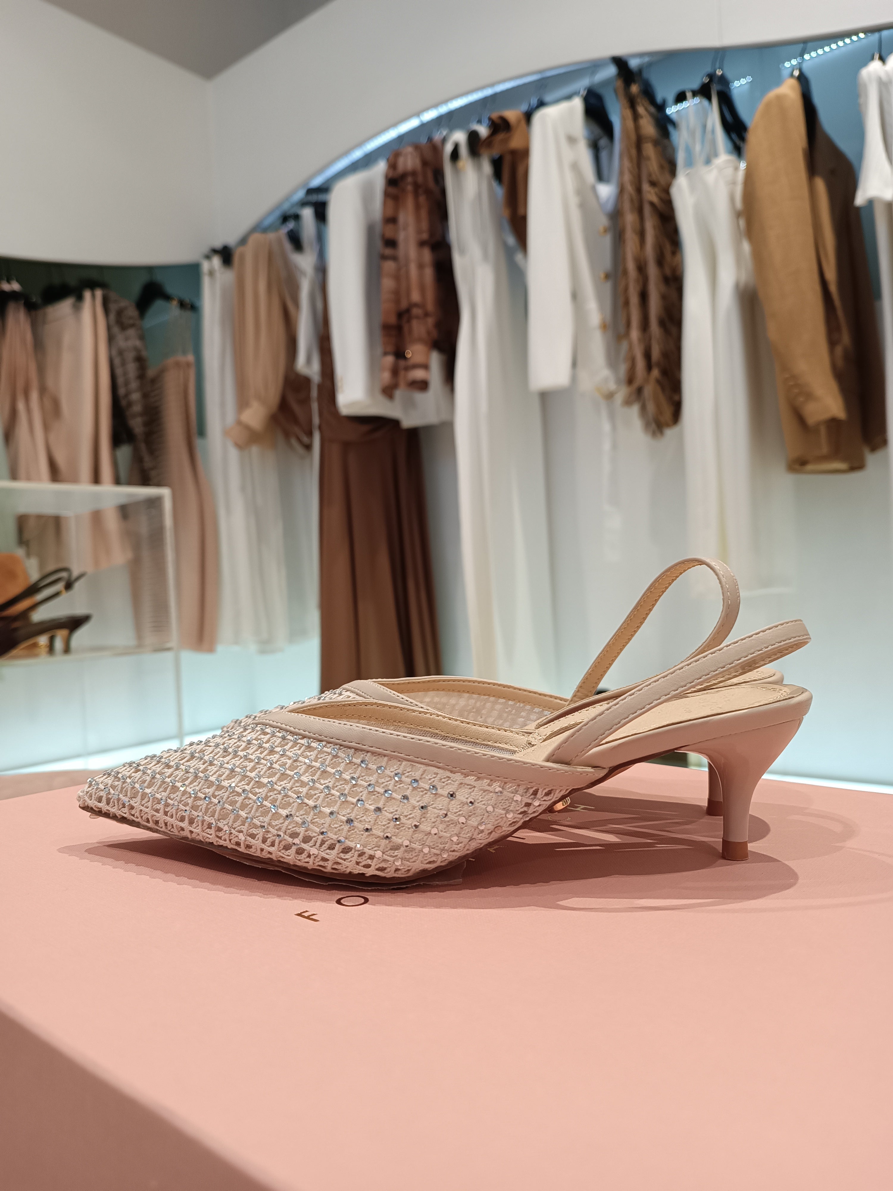 Slingback cipria